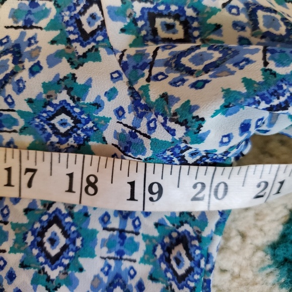 2/$10 Cupid's Diary blouse size medium - Picture 2 of 5